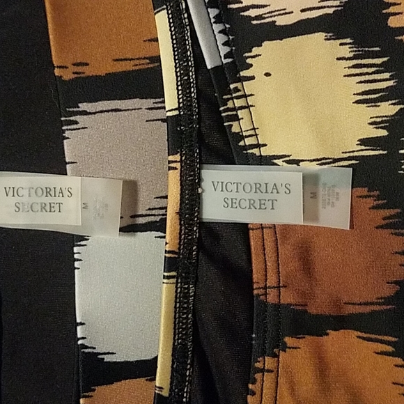 Victorias Secret halter top bikini with 2 bottoms - Picture 4 of 5